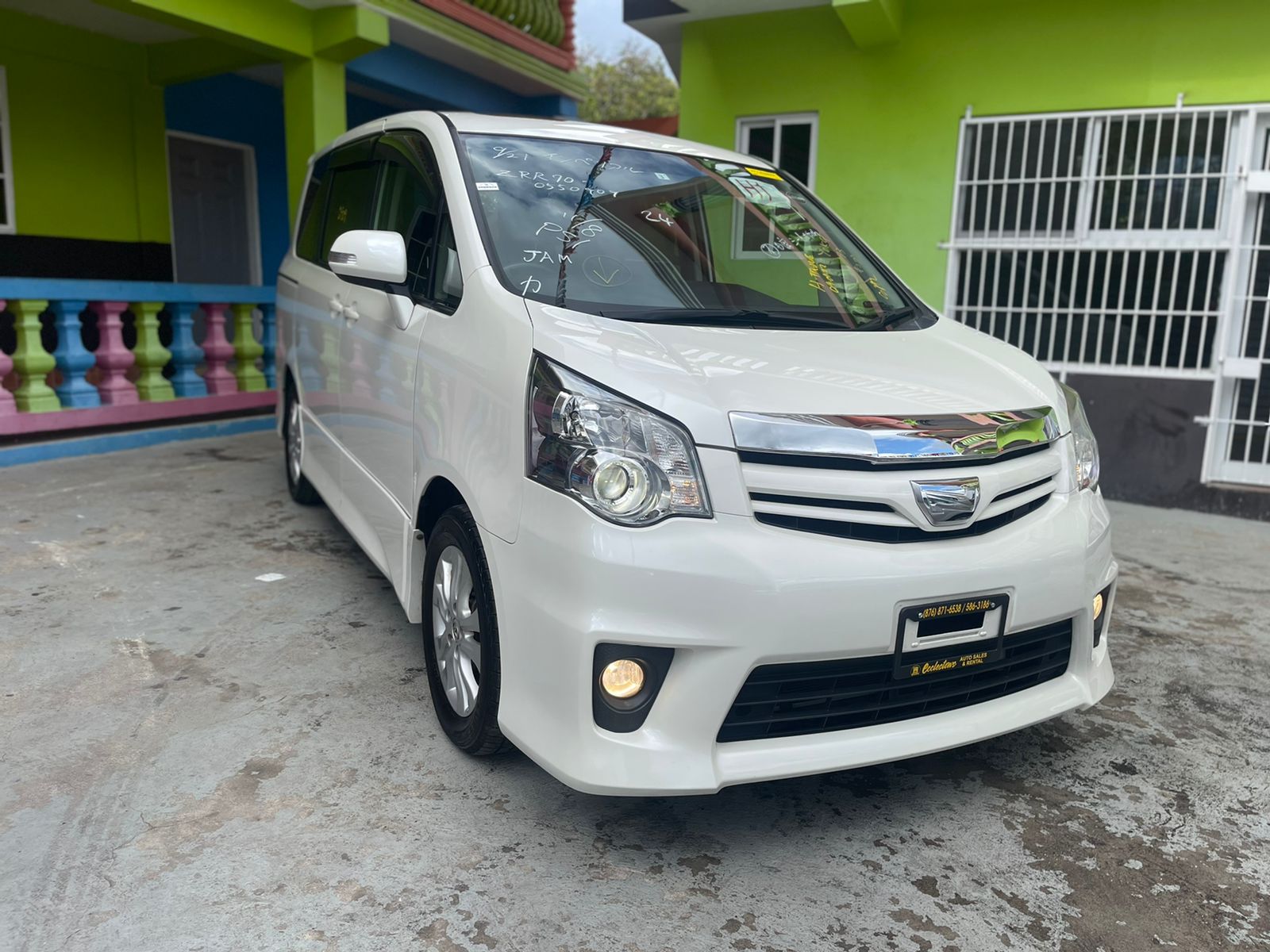 2013-toyota-noah-si-km020798-khaleel-s-motorsports