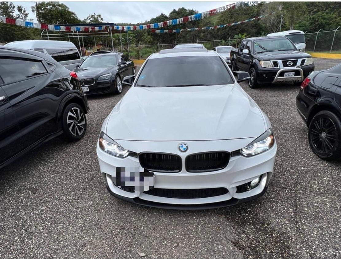 2015 BMW 328i (KM021132) Khaleel